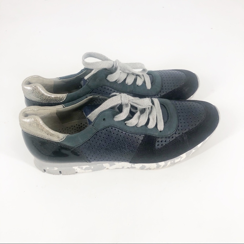 Paul Green Hermosa Navy Patent Suede Sneakers Fit a ladies size 9